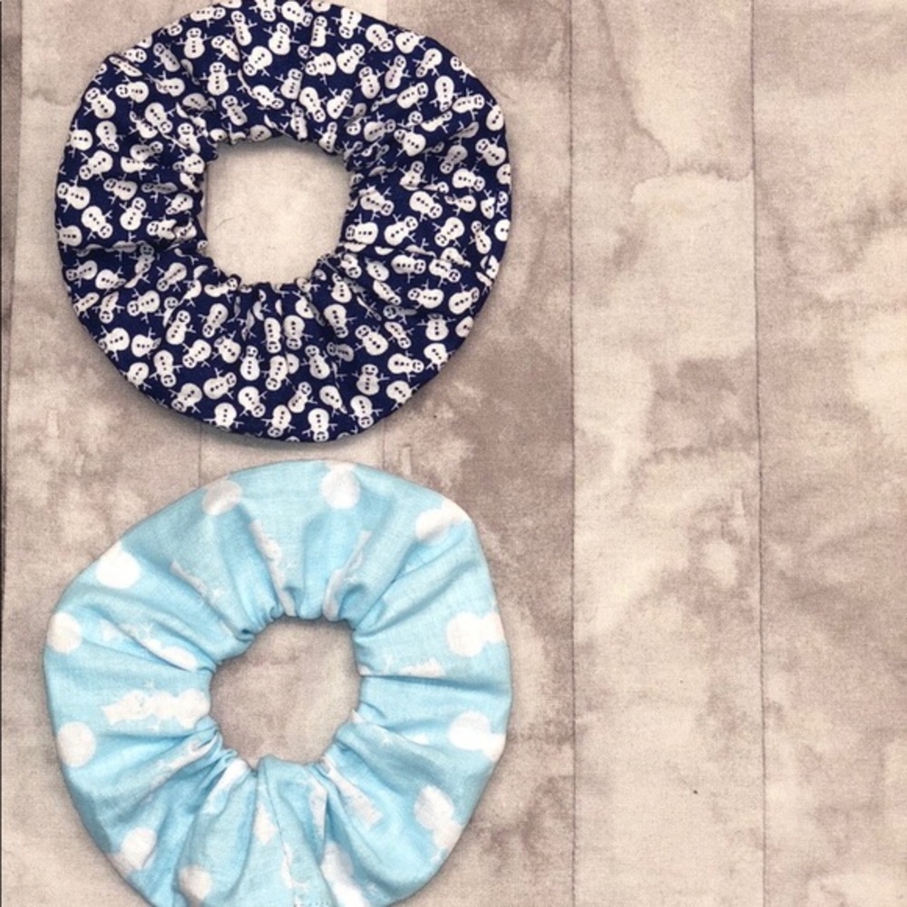 Limited Edition Blue Snowman Scrunchies 2 Pack New‎